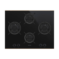 SMEG gáz főzőlap, Dolce Stil Novo design, 60 cm, 4 gázégő, öntöttvas edénytartók, fekete üvegkerámia alap réz díszítéssel